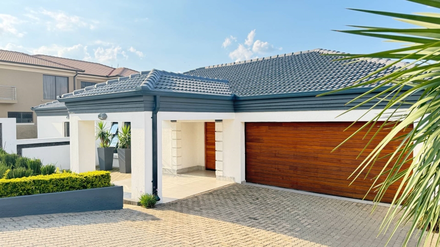 5 Bedroom Property for Sale in Model Park Mpumalanga