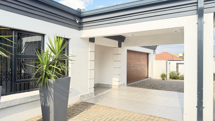 5 Bedroom Property for Sale in Model Park Mpumalanga