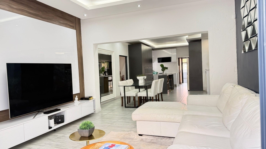 5 Bedroom Property for Sale in Model Park Mpumalanga