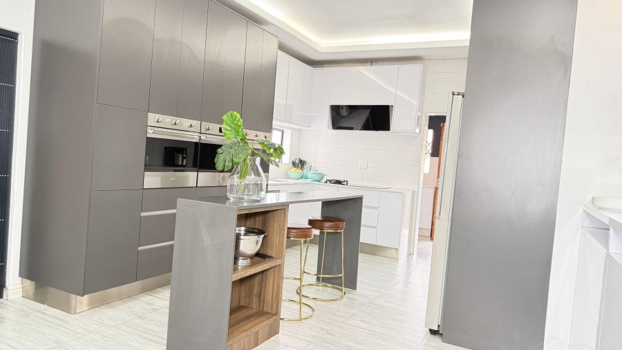 5 Bedroom Property for Sale in Model Park Mpumalanga