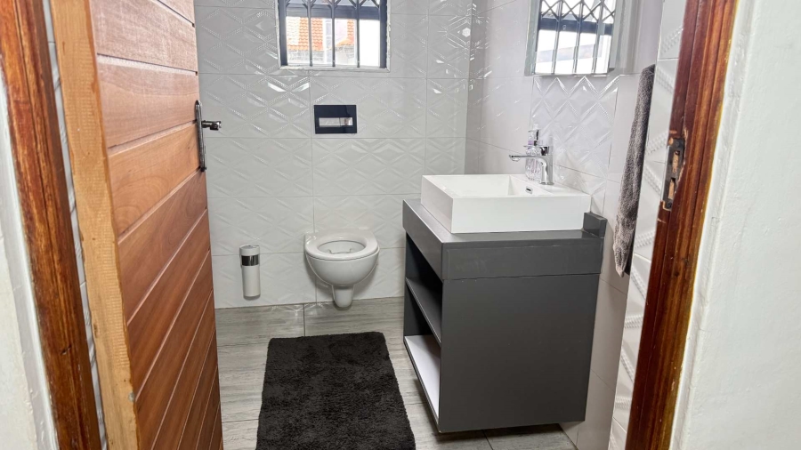 5 Bedroom Property for Sale in Model Park Mpumalanga