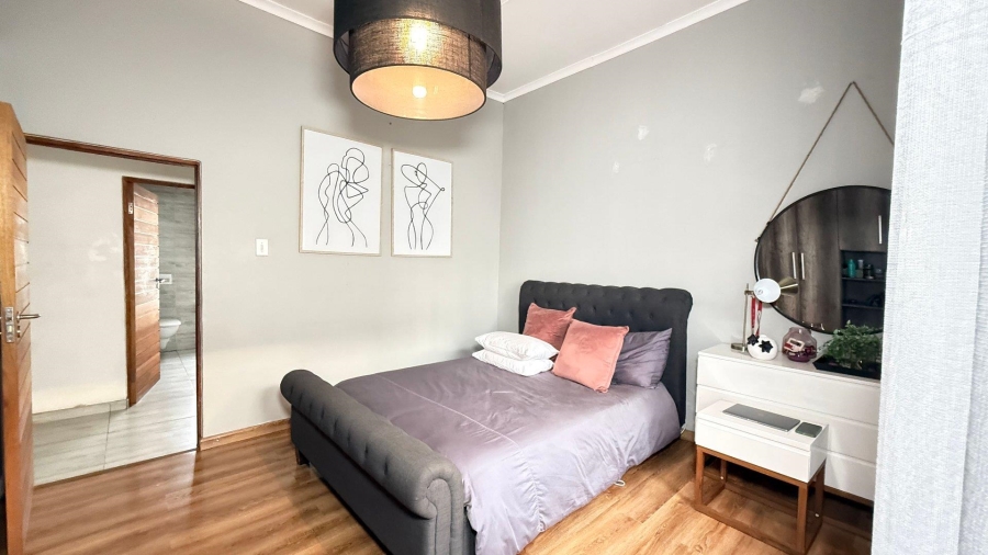 5 Bedroom Property for Sale in Model Park Mpumalanga