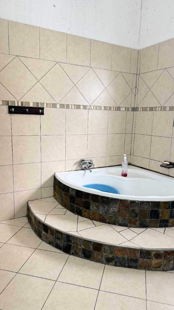 5 Bedroom Property for Sale in Model Park Mpumalanga