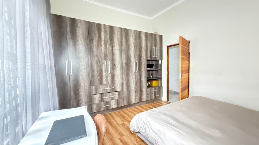 5 Bedroom Property for Sale in Model Park Mpumalanga