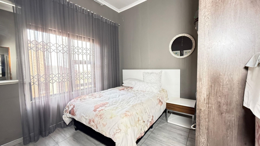 5 Bedroom Property for Sale in Model Park Mpumalanga