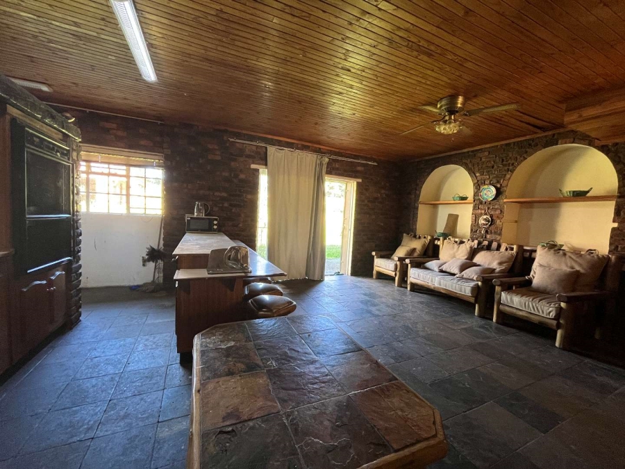 5 Bedroom Property for Sale in Volksrust Mpumalanga