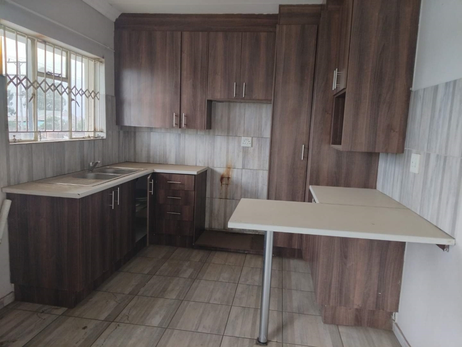 2 Bedroom Property for Sale in Eloff Mpumalanga