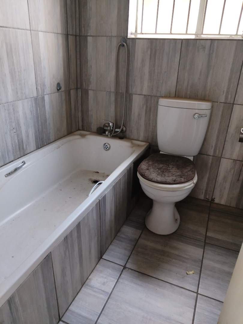 2 Bedroom Property for Sale in Eloff Mpumalanga