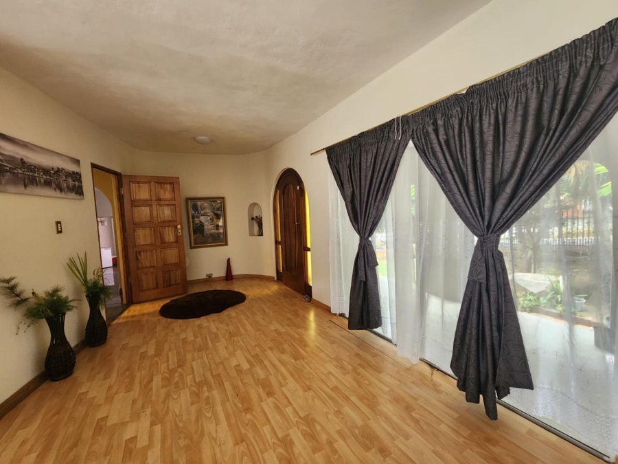 To Let 5 Bedroom Property for Rent in West Acres Mpumalanga