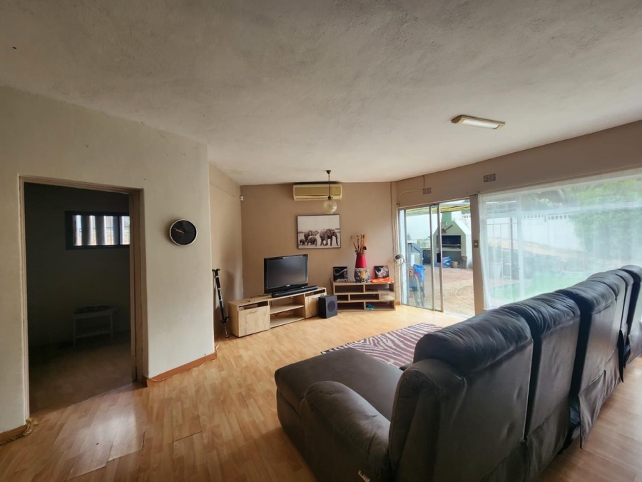 To Let 5 Bedroom Property for Rent in West Acres Mpumalanga