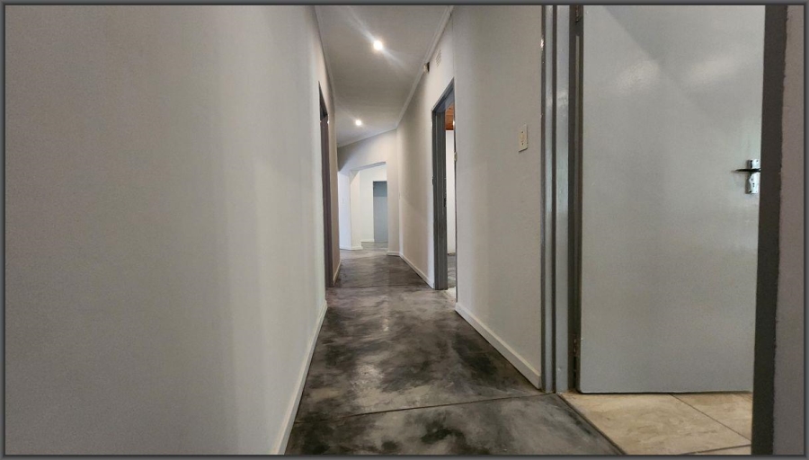 To Let 4 Bedroom Property for Rent in White River AH Mpumalanga