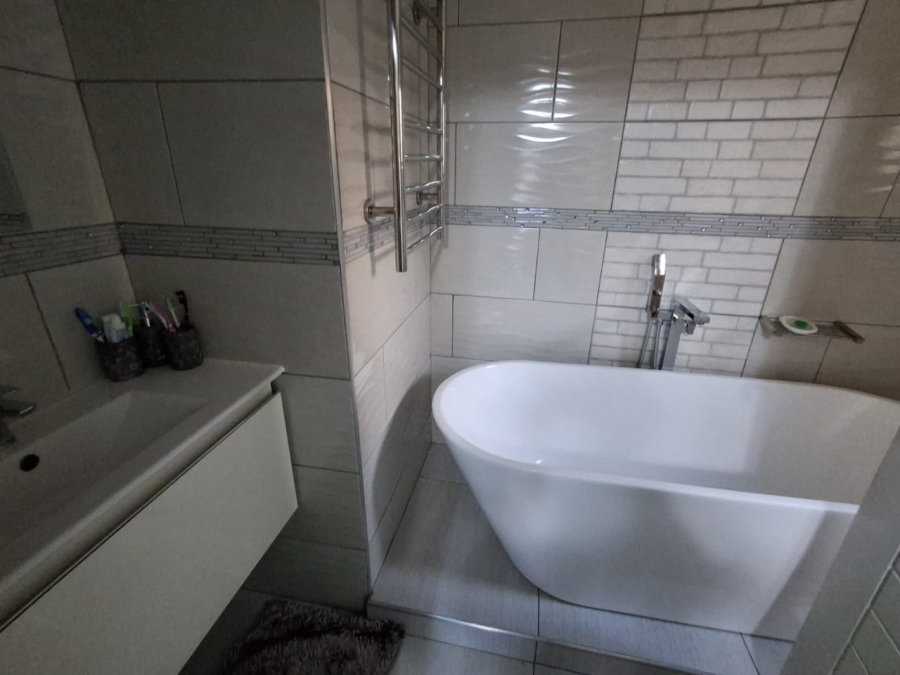 3 Bedroom Property for Sale in West Acres Mpumalanga