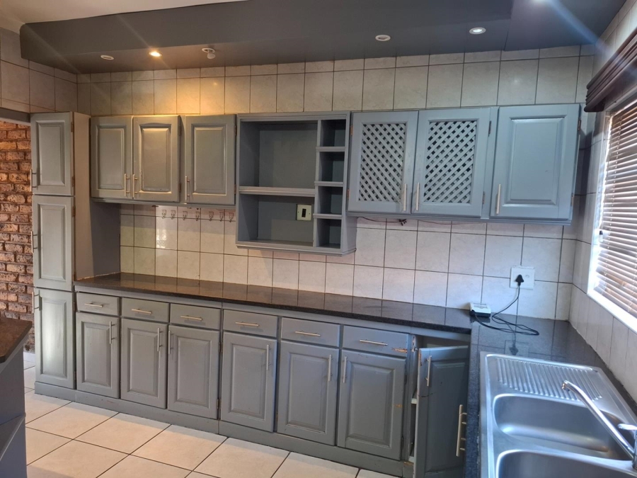 3 Bedroom Property for Sale in Middelburg Central Mpumalanga
