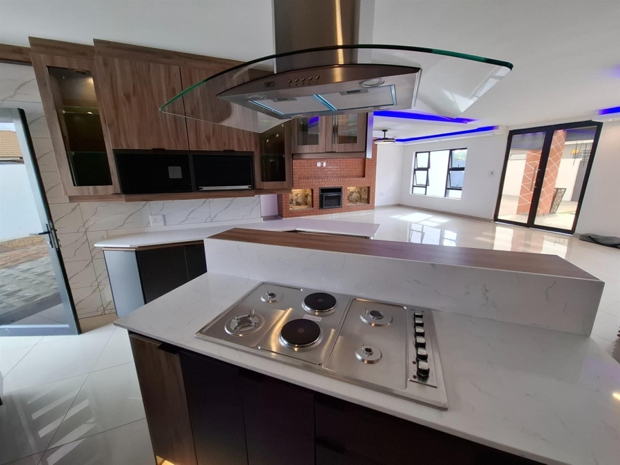 4 Bedroom Property for Sale in Aerorand Mpumalanga