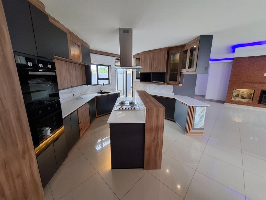 4 Bedroom Property for Sale in Aerorand Mpumalanga