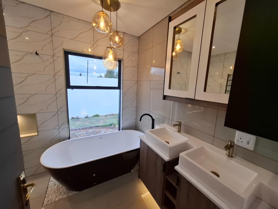 4 Bedroom Property for Sale in Aerorand Mpumalanga