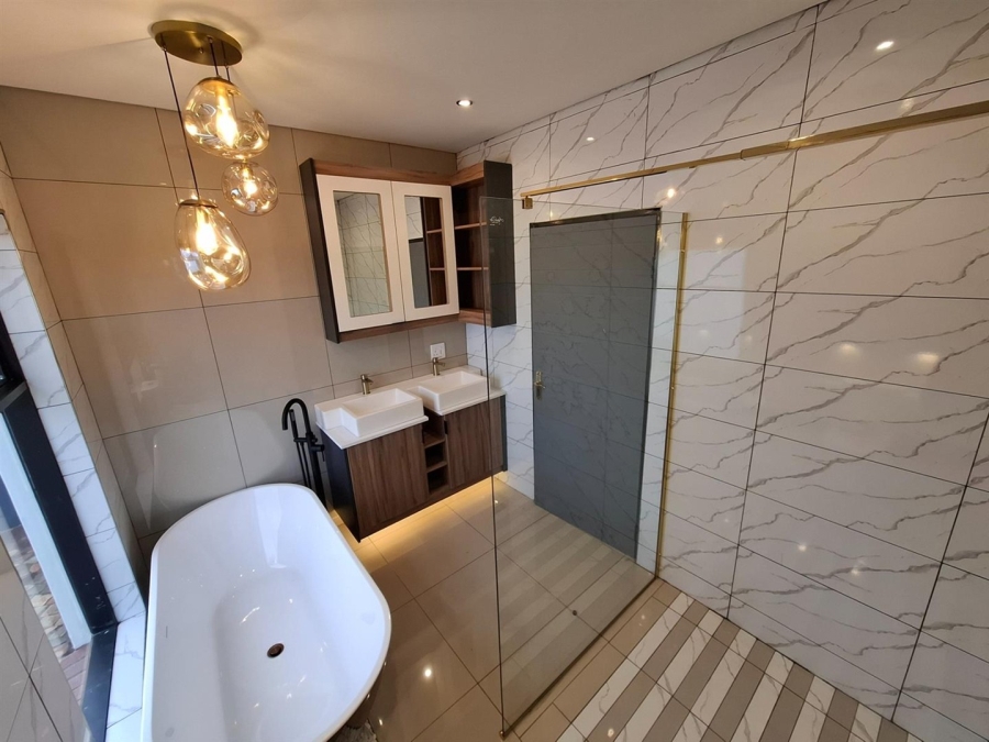 4 Bedroom Property for Sale in Aerorand Mpumalanga