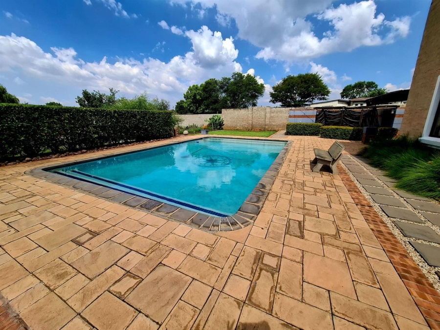 5 Bedroom Property for Sale in Middelburg Central Mpumalanga
