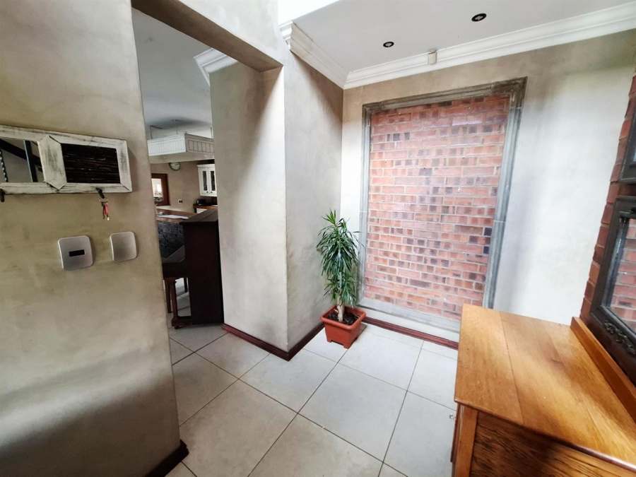 5 Bedroom Property for Sale in Middelburg Central Mpumalanga
