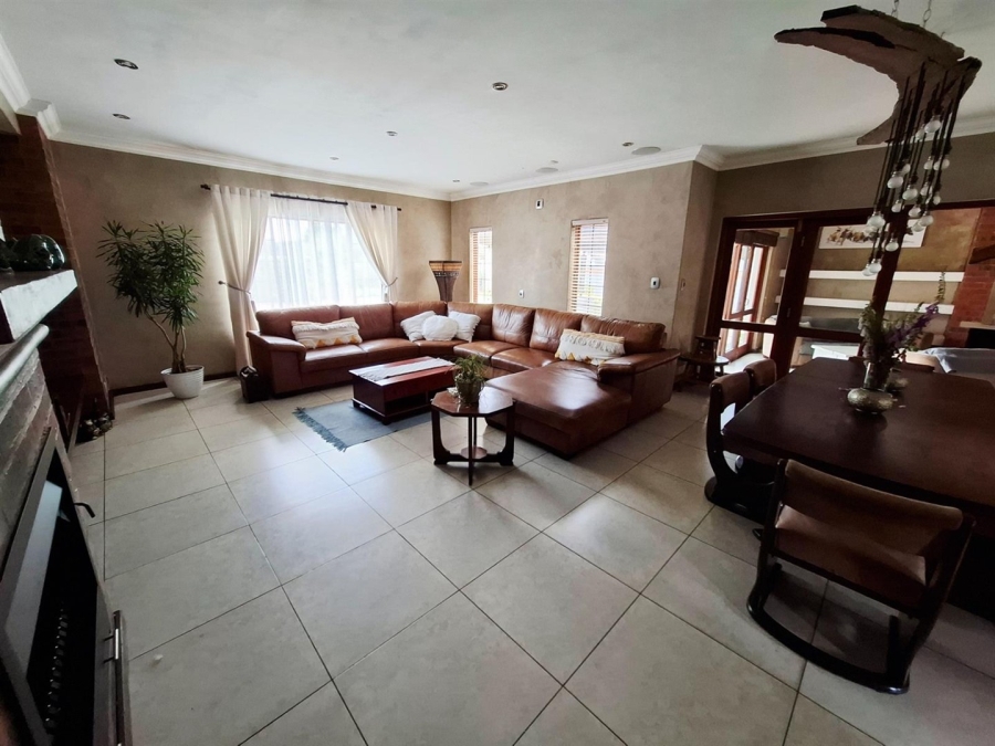 5 Bedroom Property for Sale in Middelburg Central Mpumalanga