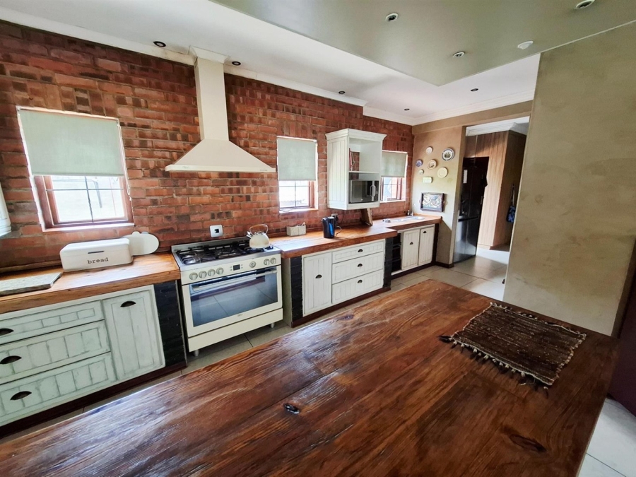 5 Bedroom Property for Sale in Middelburg Central Mpumalanga