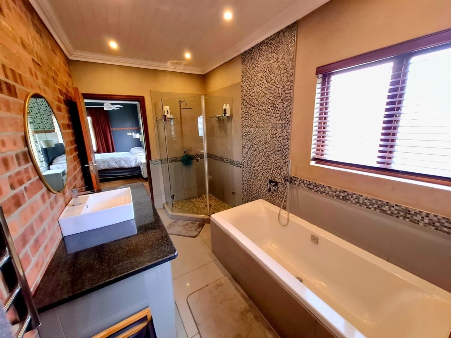 5 Bedroom Property for Sale in Middelburg Central Mpumalanga