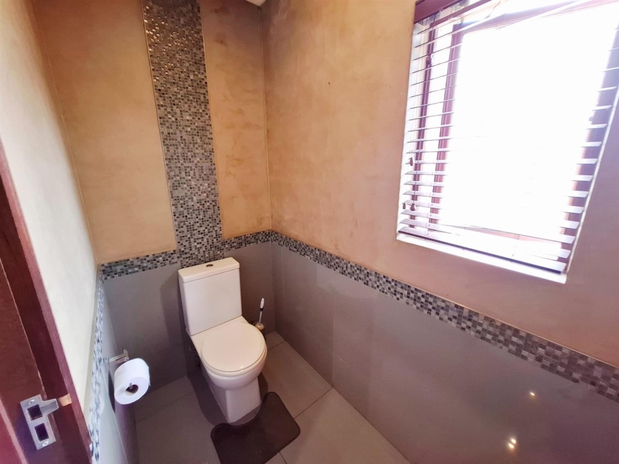 5 Bedroom Property for Sale in Middelburg Central Mpumalanga