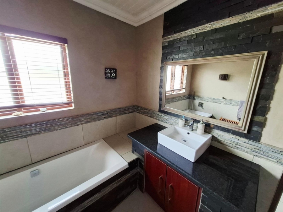 5 Bedroom Property for Sale in Middelburg Central Mpumalanga