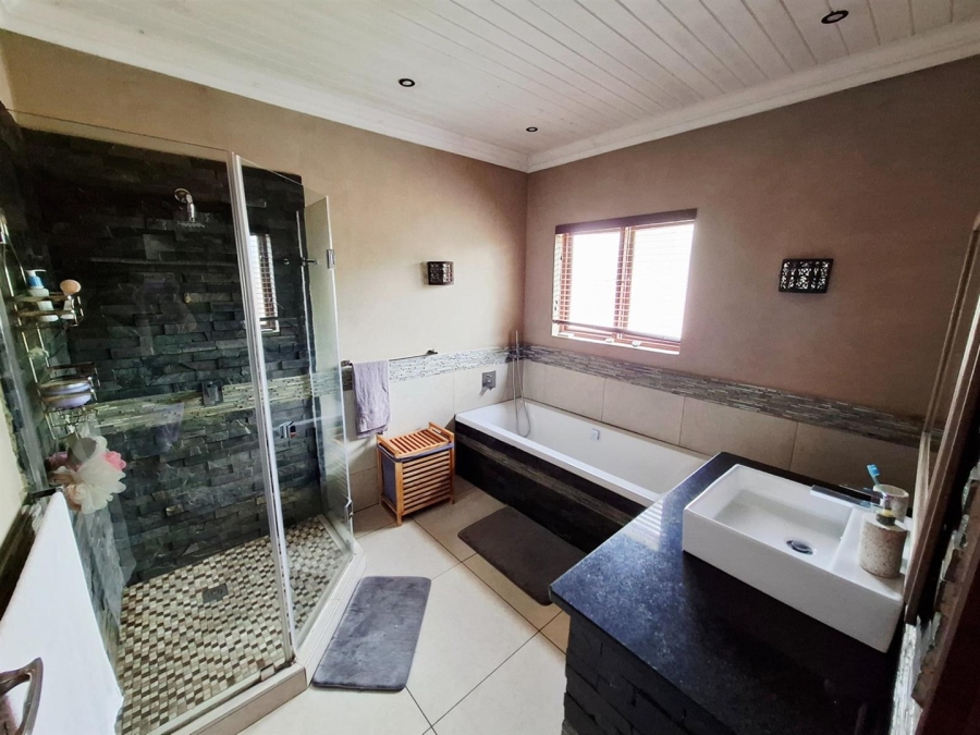 5 Bedroom Property for Sale in Middelburg Central Mpumalanga