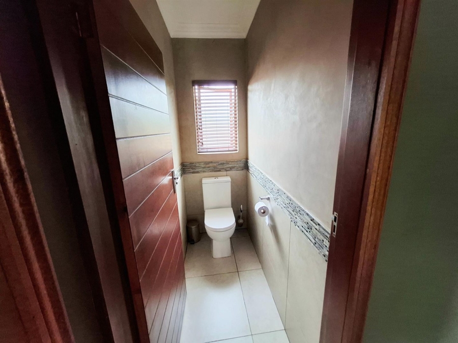 5 Bedroom Property for Sale in Middelburg Central Mpumalanga