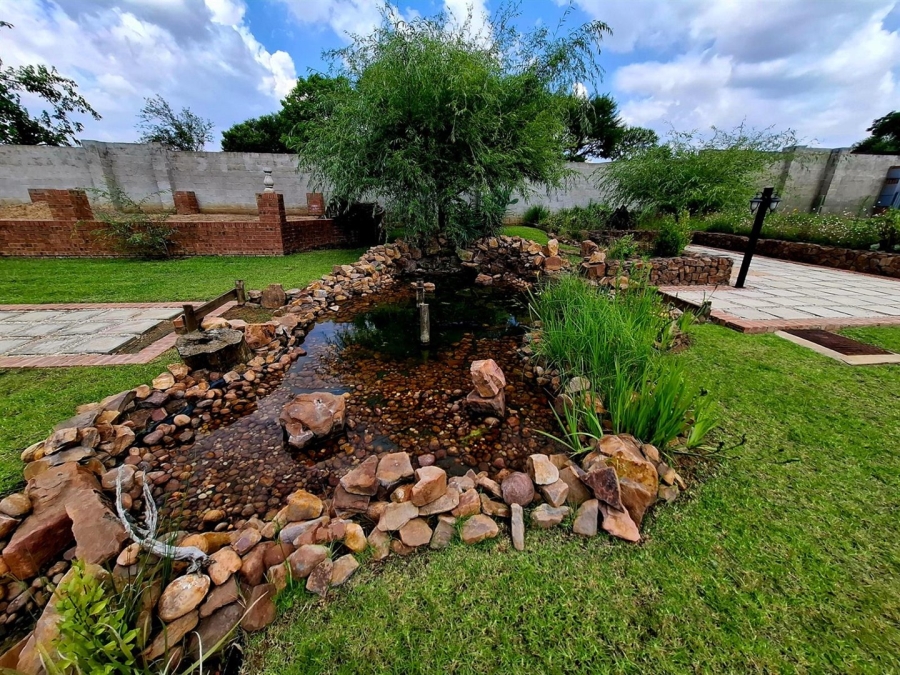5 Bedroom Property for Sale in Middelburg Central Mpumalanga
