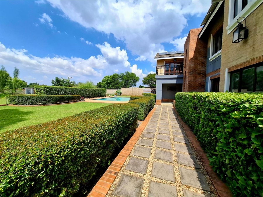 5 Bedroom Property for Sale in Middelburg Central Mpumalanga