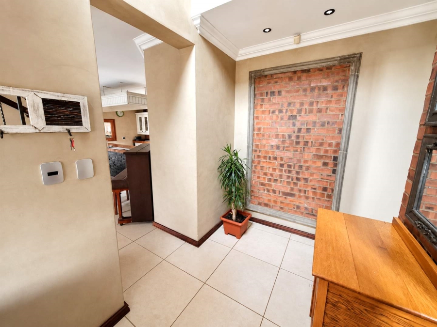 5 Bedroom Property for Sale in Middelburg Central Mpumalanga