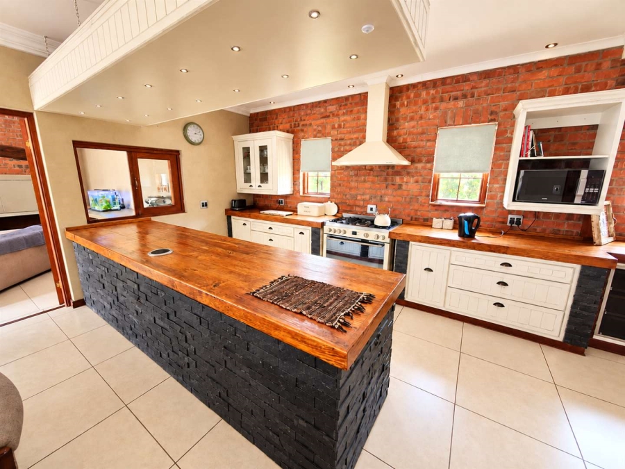 5 Bedroom Property for Sale in Middelburg Central Mpumalanga