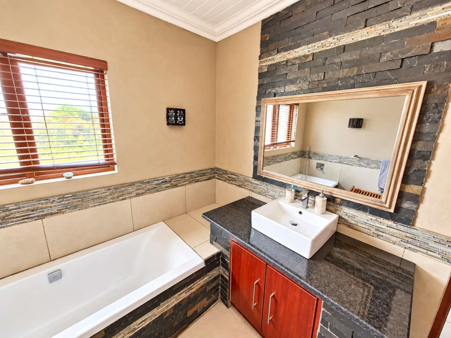 5 Bedroom Property for Sale in Middelburg Central Mpumalanga