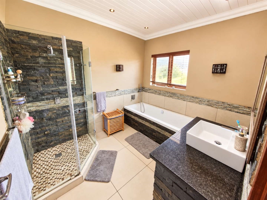 5 Bedroom Property for Sale in Middelburg Central Mpumalanga