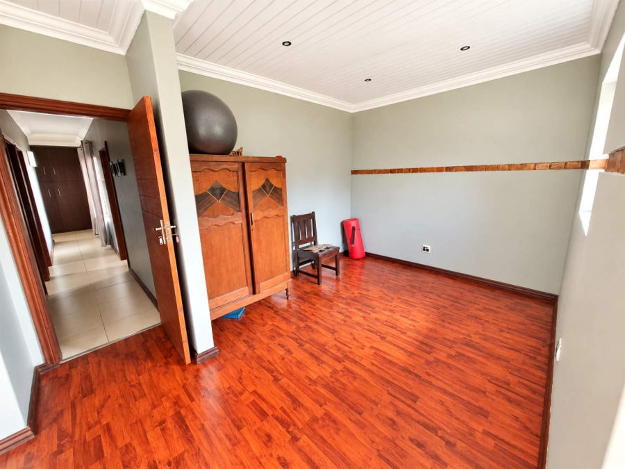 5 Bedroom Property for Sale in Middelburg Central Mpumalanga