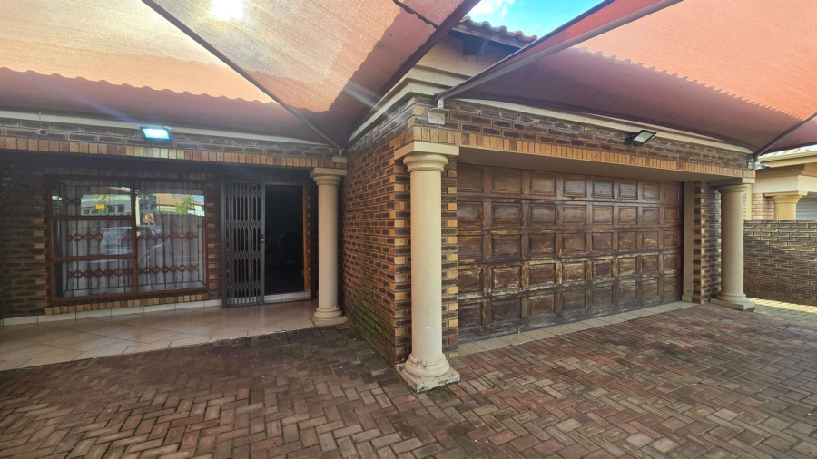 4 Bedroom Property for Sale in Aerorand Mpumalanga
