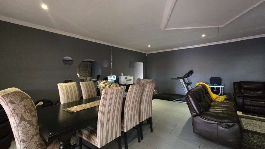 4 Bedroom Property for Sale in Aerorand Mpumalanga