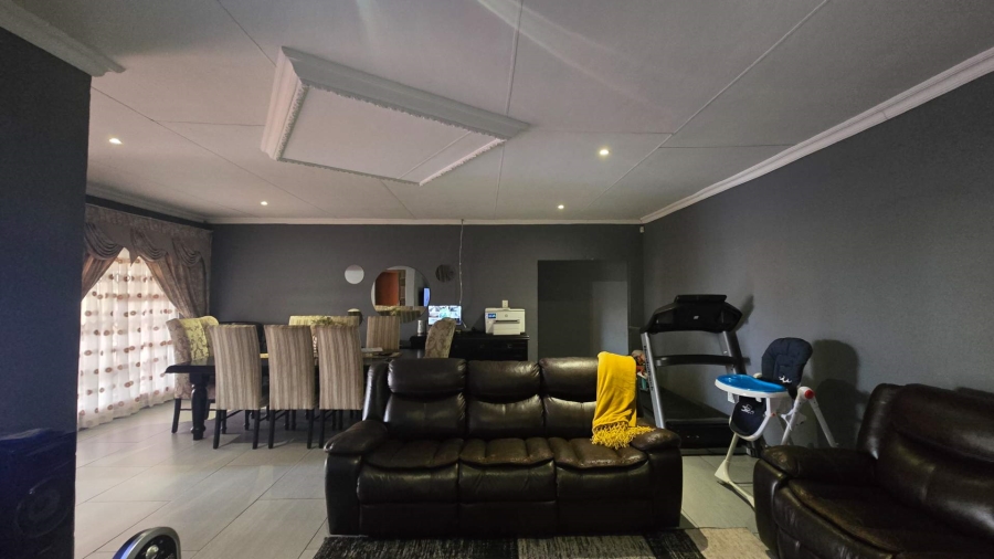 4 Bedroom Property for Sale in Aerorand Mpumalanga