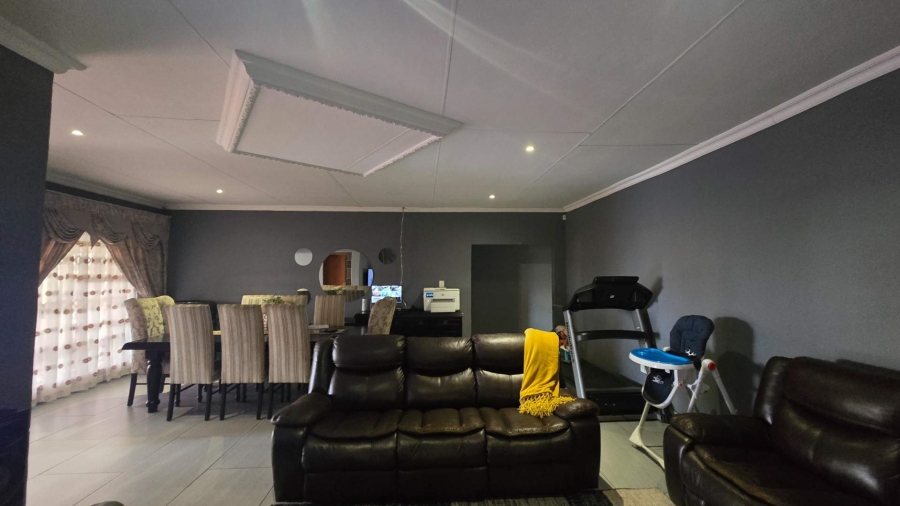 4 Bedroom Property for Sale in Aerorand Mpumalanga