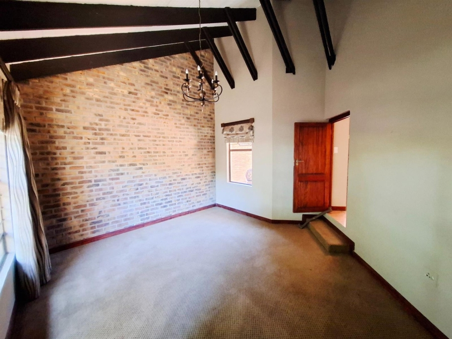 5 Bedroom Property for Sale in Aerorand Mpumalanga