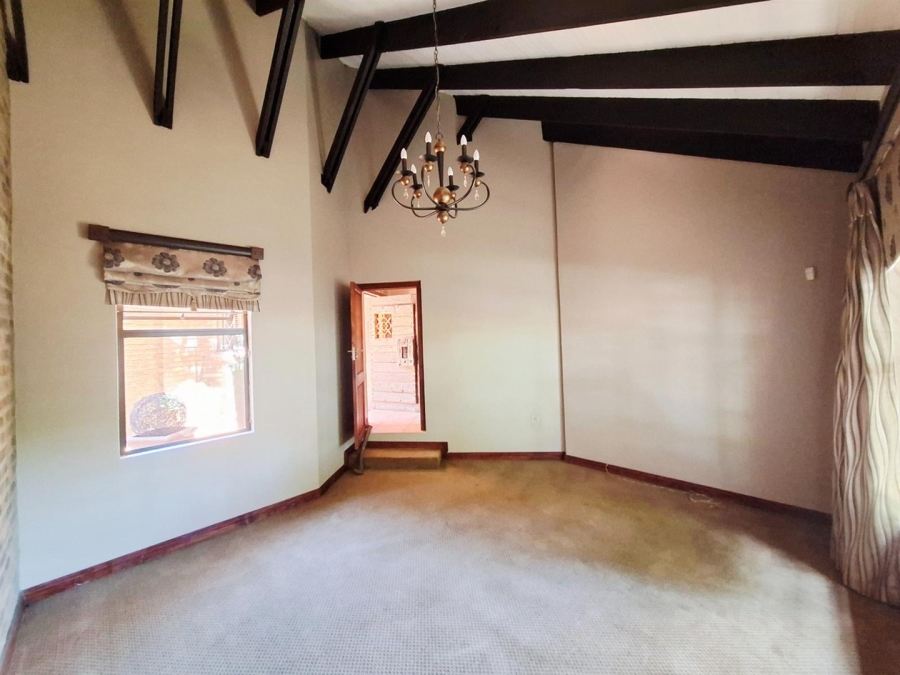 5 Bedroom Property for Sale in Aerorand Mpumalanga