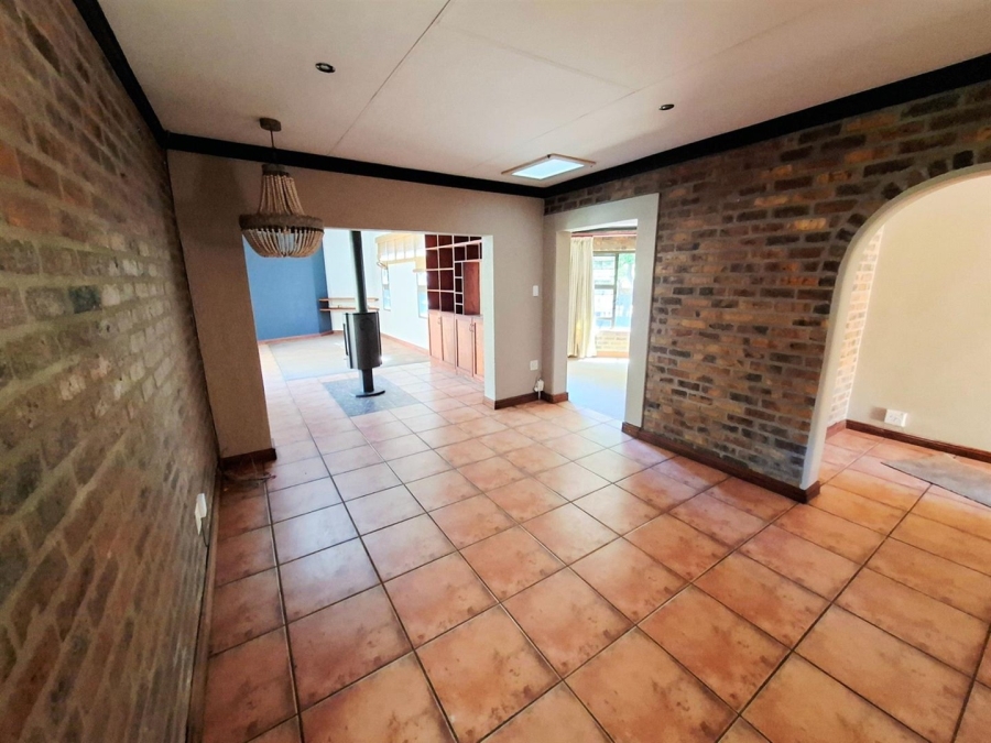 5 Bedroom Property for Sale in Aerorand Mpumalanga