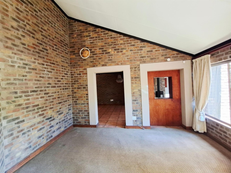 5 Bedroom Property for Sale in Aerorand Mpumalanga