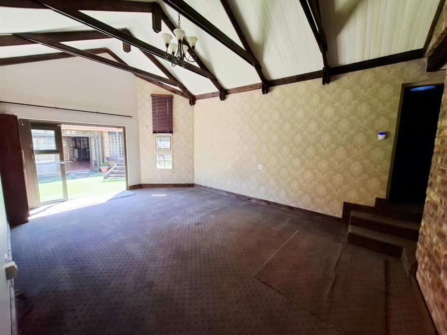 5 Bedroom Property for Sale in Aerorand Mpumalanga