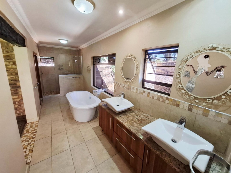 5 Bedroom Property for Sale in Aerorand Mpumalanga