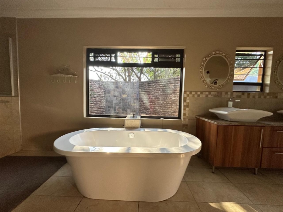5 Bedroom Property for Sale in Aerorand Mpumalanga
