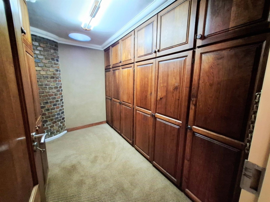 5 Bedroom Property for Sale in Aerorand Mpumalanga