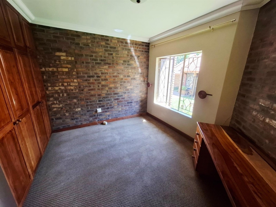 5 Bedroom Property for Sale in Aerorand Mpumalanga